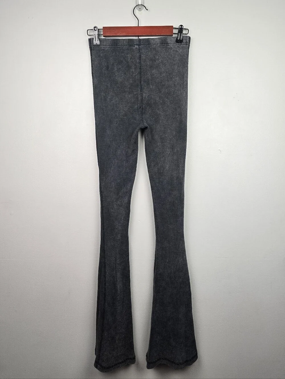 Out From Under Felicity Waffle Knit Flare Pants Dark Gray Black Womens Size S‎
